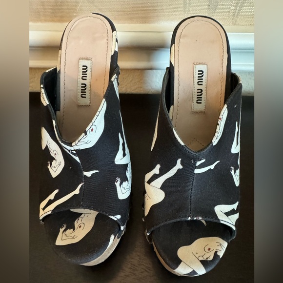 Miu Miu “Abstract Printed Naked Clogs” - Picture 4 of 10